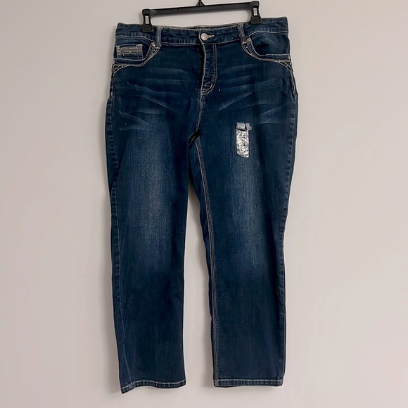 Chico's Denim - So lifting by Chico’s. Size 2. Waist= 35”.